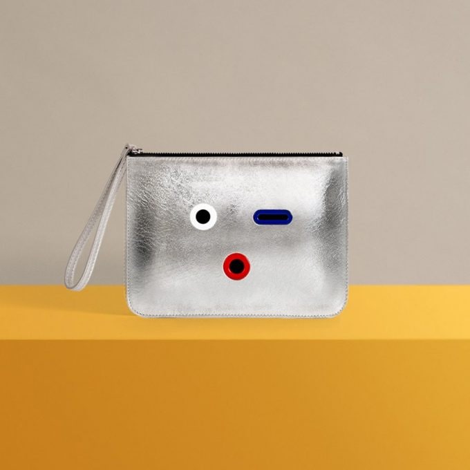 SMILEY Pouch. Silver