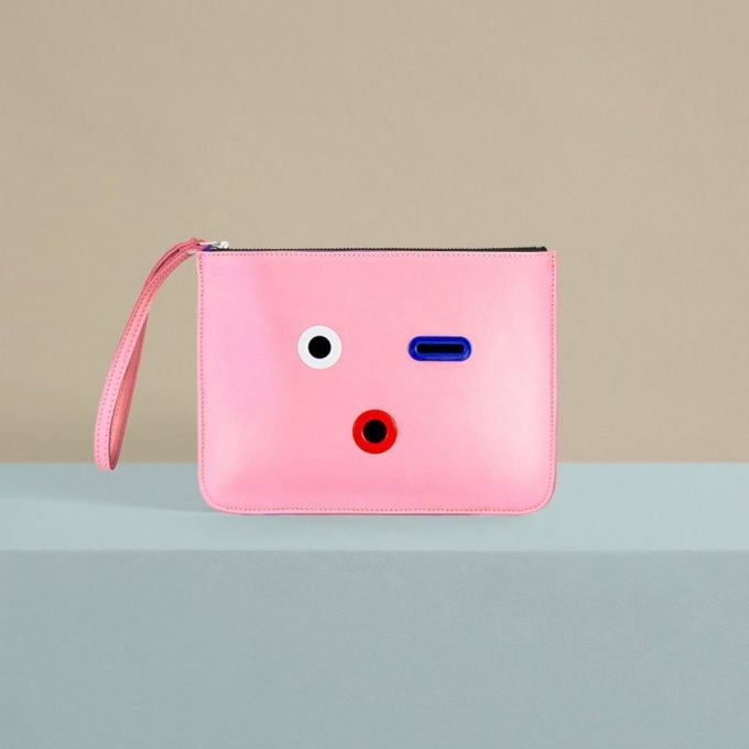 SMILEY POUCH. Pink
